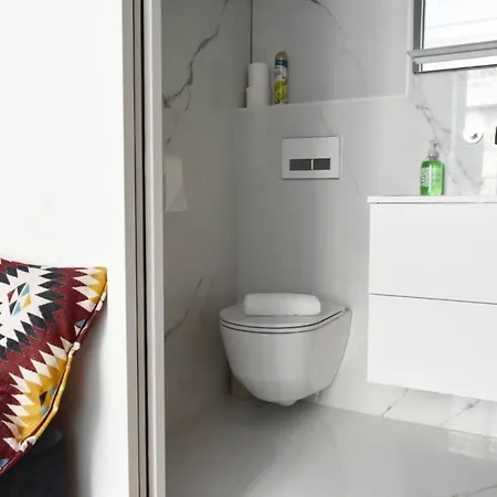 Beautiful Modern Studio In Bastille Paris